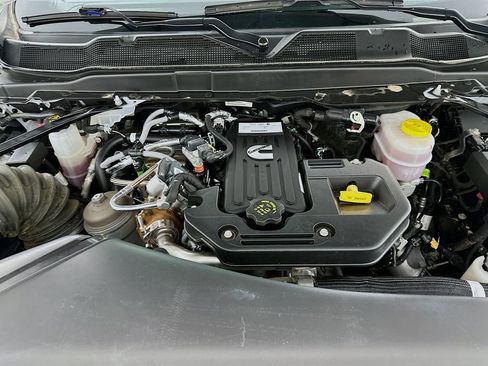 Used 2025 RAM 2500 Big Horn AWD/4WD image 32