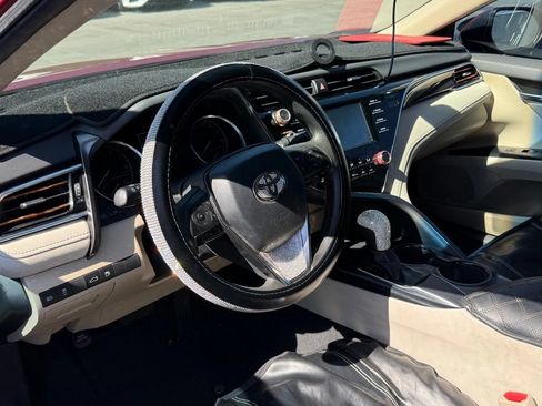 Used 2018 Toyota Camry LE FWD image 2