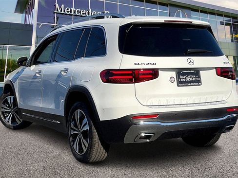 New 2026 Mercedes-Benz GLB 250 4MATIC image 3