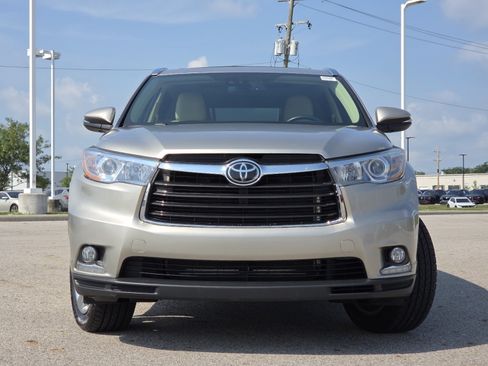 Used 2015 Toyota Highlander Limited Platinum AWD/4WD image 12