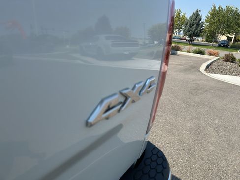 Used 2017 RAM 1500 Laramie Longhorn w/ Convenience Group AWD/4WD image 12