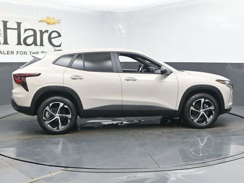 New 2026 Chevrolet Trax RS w/ Driver Confidence Package FWD image 15