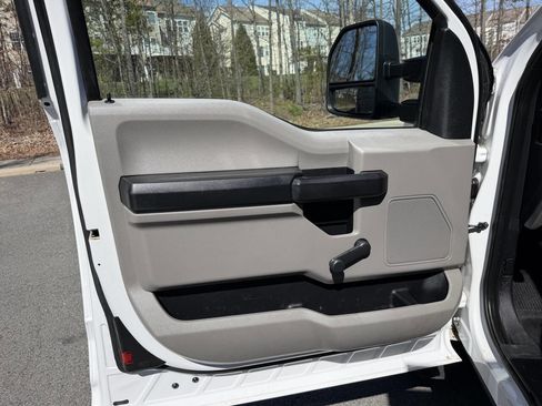 Used 2017 Ford F450 XL w/ XL Value Package image 10