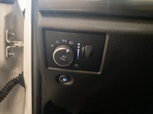 Used 2020 Jeep Grand Cherokee Laredo image 27