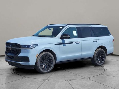 New 2026 Lincoln Navigator Reserve AWD/4WD image 3