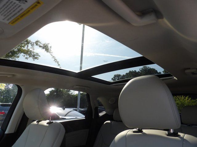 Used 2018 Ford Edge Titanium w/ Ford Safe & Smart Package FWD image 16