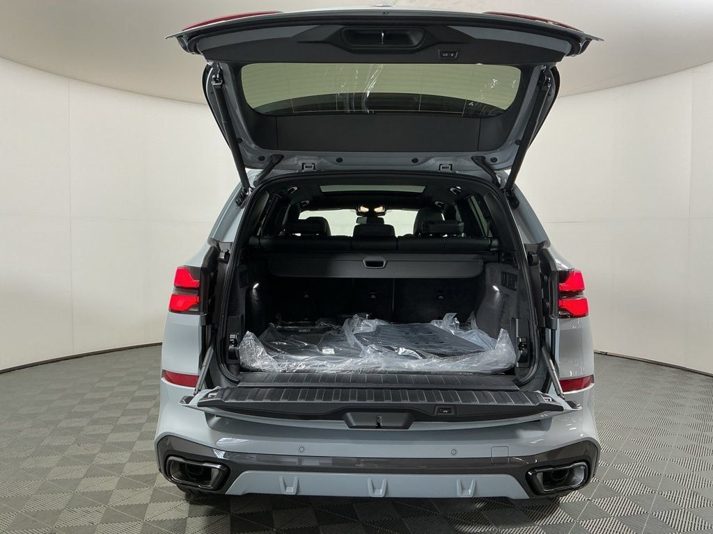Used 2026 BMW X5 sDrive40i w/ M Sport Package RWD image 30