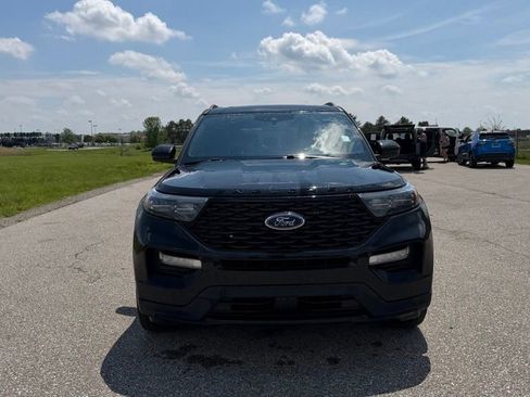 Used 2023 Ford Explorer ST-Line w/ Class IV Trailer Tow Package AWD/4WD image 2