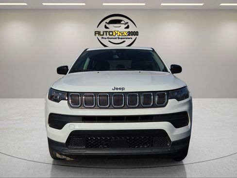 Used 2022 Jeep Compass Sport image 2