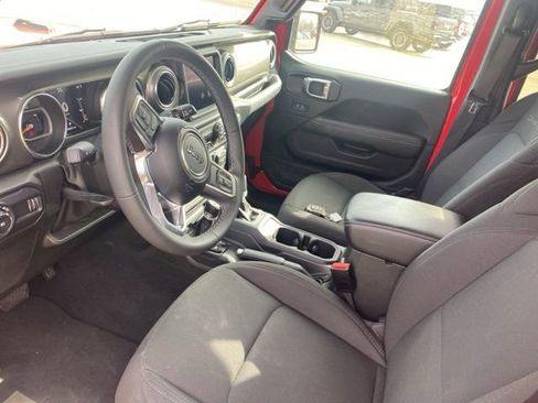 Used 2023 Jeep Wrangler Sahara image 16