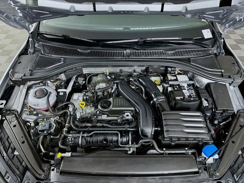 Used 2025 Volkswagen Jetta SE image 32