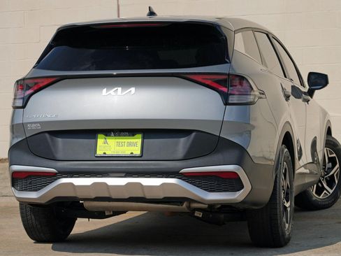 Used 2023 Kia Sportage LX FWD image 4