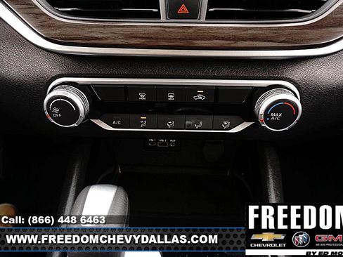 Used 2024 Nissan Altima 2.5 SV FWD image 18