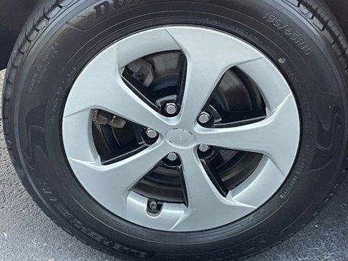 Used 2015 Toyota Prius Three FWD image 9