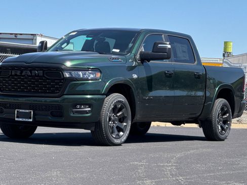 New 2026 RAM 1500 4x4 Crew Cab image 7