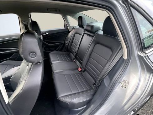 Used 2024 Volkswagen Jetta SE image 21