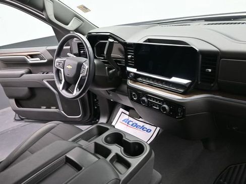 Used 2022 Chevrolet Silverado 1500 LT w/ Z71 Off-Road Package AWD/4WD image 24