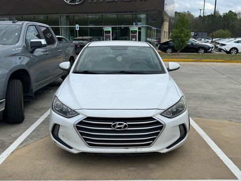 Used 2017 Hyundai Elantra SE w/ SE A/T Tech Package 03 image 3