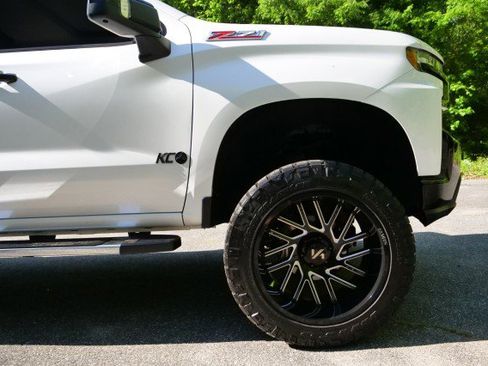 Used 2019 Chevrolet Silverado 1500 LT Trail Boss AWD/4WD image 42