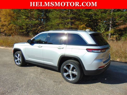 Certified 2024 Jeep Grand Cherokee Limited image 7