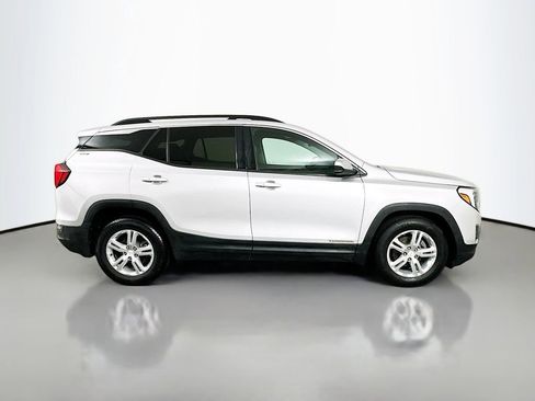 Used 2018 GMC Terrain SLE w/ Driver Convenience Package FWD image 4