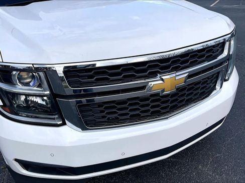 Used 2015 Chevrolet Suburban LT image 30