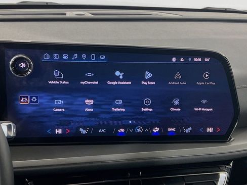 Used 2025 Chevrolet Traverse LT image 15