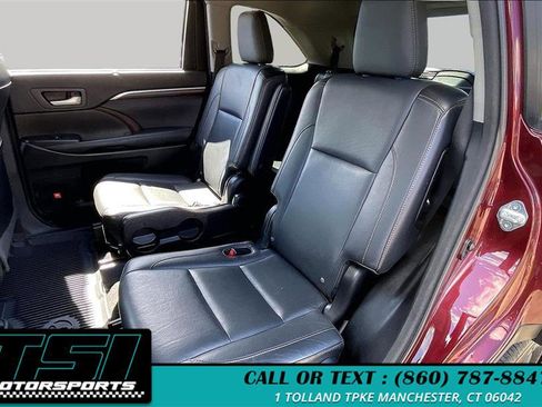 Used 2015 Toyota Highlander Limited AWD/4WD image 25