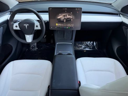 Used 2023 Tesla Model Y Long Range AWD/4WD image 40