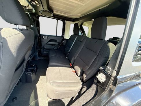Used 2020 Jeep Wrangler Unlimited Sahara w/ Safety Group AWD/4WD image 27