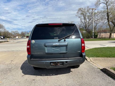 Used 2009 Chevrolet Suburban LT w/ Convenience Package 1 image 8