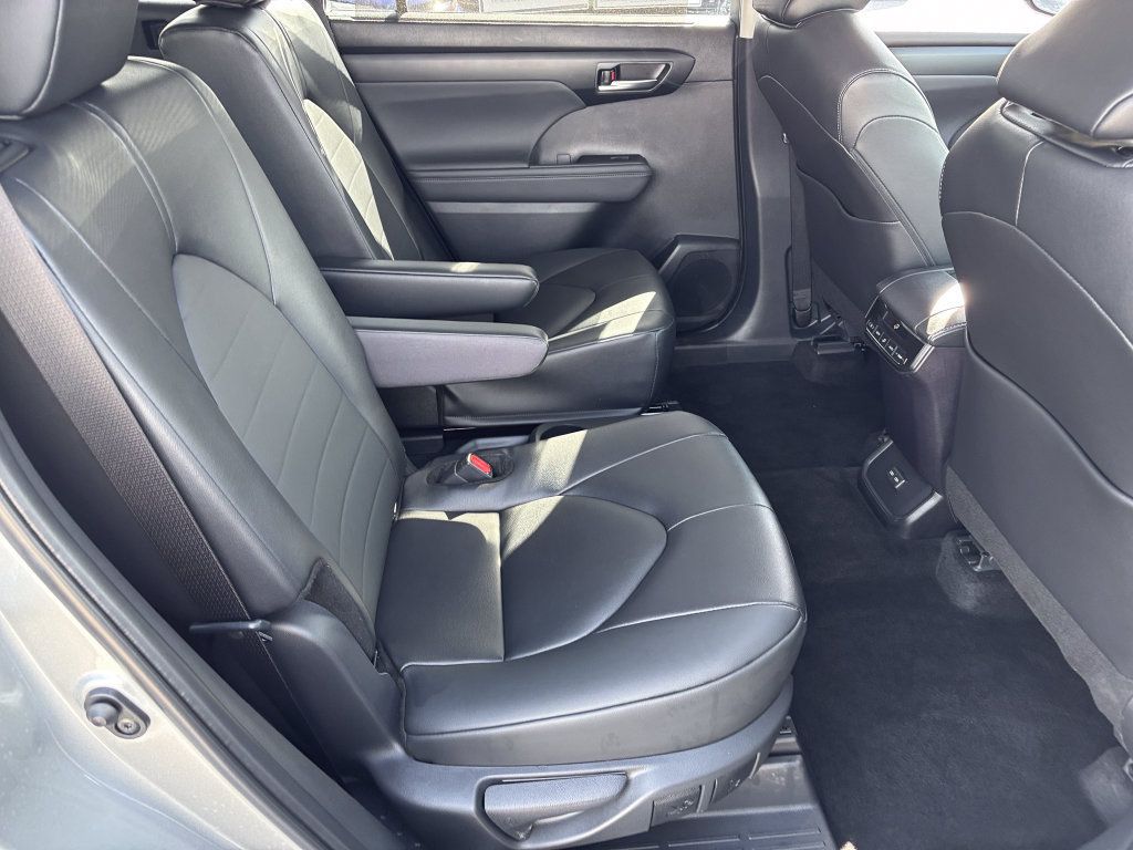 Used 2025 Toyota Highlander XLE AWD/4WD image 41