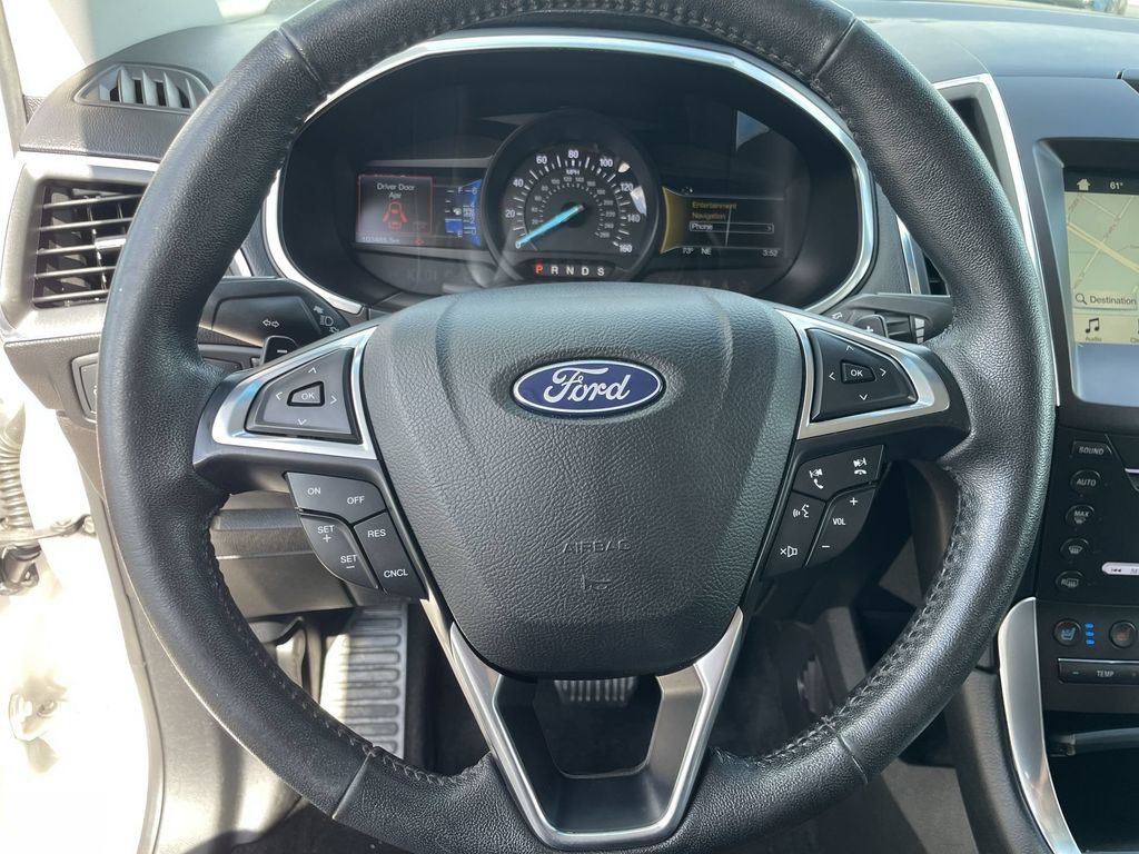 Used 2017 Ford Edge Titanium w/ Equipment Group 301A AWD/4WD image 17