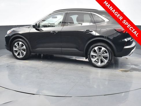 Used 2024 Ford Escape Platinum image 2