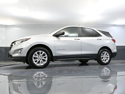 Used 2021 Chevrolet Equinox LS w/ LS Convenience Package image 49