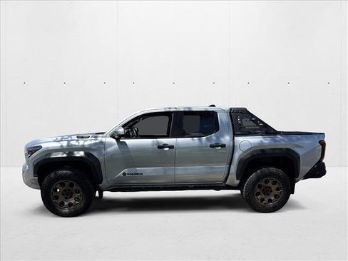 Used 2024 Toyota Tacoma 4x4 Double Cab Hybrid image 8