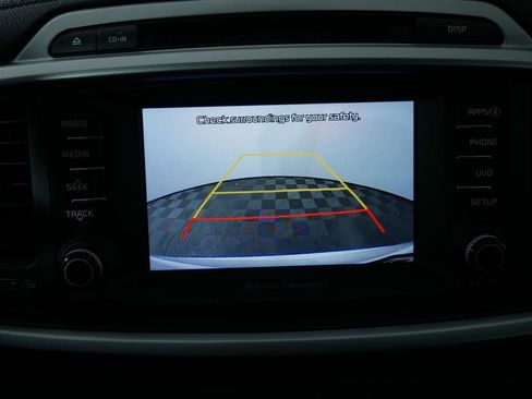 Used 2017 Kia Sorento LX w/ LX Convenience Package image 27