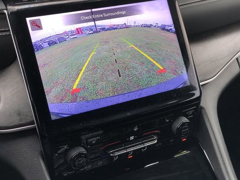 Used 2022 Jeep Grand Cherokee L Limited image 22