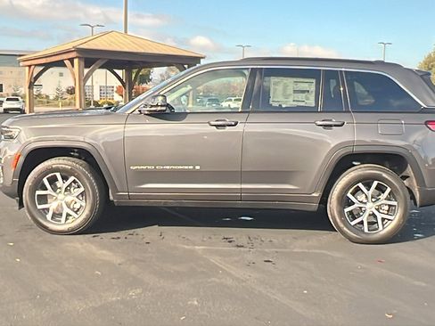 New 2025 Jeep Grand Cherokee Limited w/ Trailer Tow Package image 6