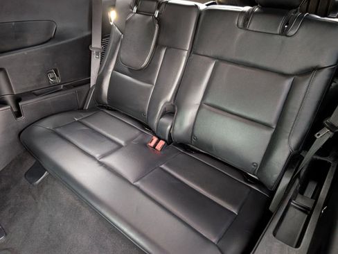 Used 2020 Ford Explorer XLT w/ Equipment Group 202A image 26