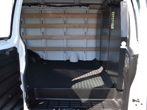Used 2024 Chevrolet Express 2500 w/ Driver Convenience Package RWD image 12