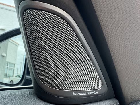 Used 2018 BMW 740i image 22