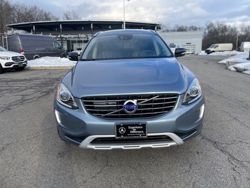 Used 2017 Volvo XC60 T6 Dynamic w/ Advanced Package image 8