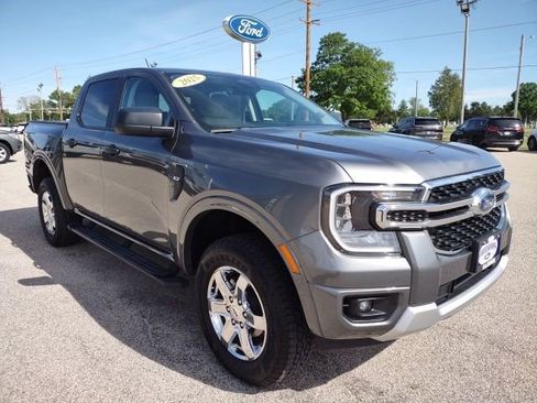 Used 2025 Ford Ranger XLT w/ Equipment Group 301A High AWD/4WD image 9