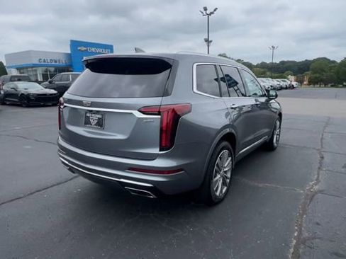 Used 2022 Cadillac XT6 Premium Luxury image 8