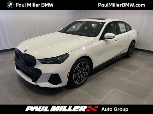 New 2026 BMW 530i xDrive AWD/4WD image 1