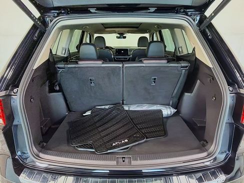 Used 2025 Volkswagen Atlas Peak Edition SE AWD/4WD image 26