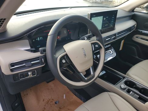 New 2026 Lincoln Corsair Premiere image 13