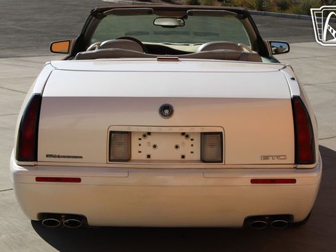 Used 2002 Cadillac Eldorado Touring w/ Preffered Equipment Group image 23