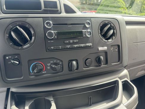 Used 2019 Ford E-450 and Econoline 450 Super Duty w/ Power Windows & Locks Group RWD image 13